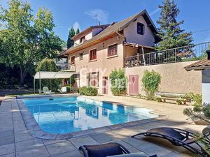 MAISON À VENDRE DE 6 PIÈCES DE 220 00 M²