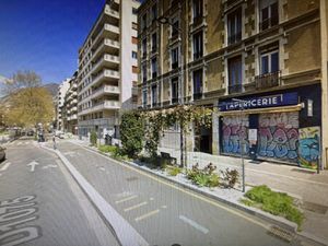Location commerce 57 m² à Grenoble (38000)