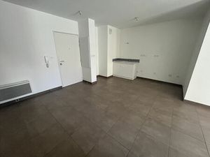 Vente appartement 3 pièces 59m2 Hyères 83400 - 195000 € - Surface Privée