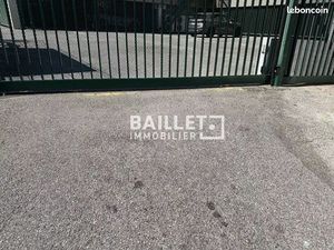 Parking/box 15 m² Villeneuve-Loubet