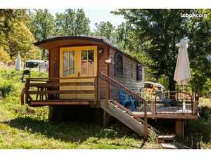 TERRAIN AMÉNAGÉ cabanes et roulottes À VENDRE