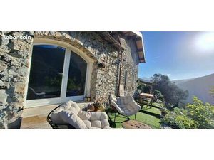 Authentique maison en pierre entièrement rénovée en 2025 avec grand terrain  oliveraie et 