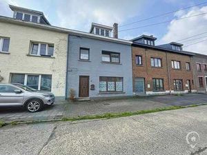 Grande maison de 4 chambres à Le Roux