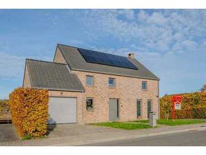 VILLA SPACIEUSE AVEC ESPACE PROFESSIONNEL SUR WIERDE