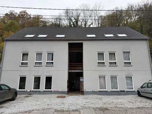 Rez-de-chaussée avec terrasse