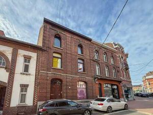 Immeuble composé de 2 unités louées conforme en tout point !