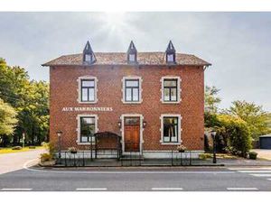 Au cœur de la vallée de la Molignée  très bel immeuble de ra