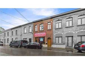 Belle maison de commerce avec entrepôt !