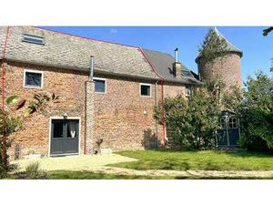 Maison de charme rénovée dans une Ferme Château datant de 15