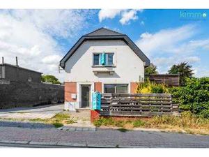 SPACIEUSE MAISON AVEC JARDIN ET PARKING A JEMEPPE-SUR-SAMBRE