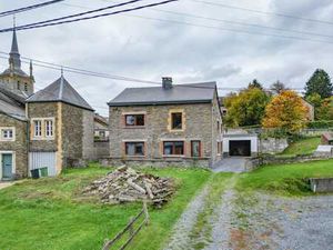 Maison en pierre (4 ch.) rénovée  avec garage et jardin !