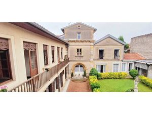 A Vendre Ancien Couvent-composé d'une maison-un appartement-4 Locaux-Surface habitable de 