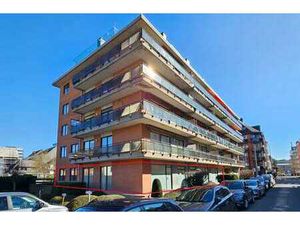 Bureaux modulables avec excellente visibilité à rue