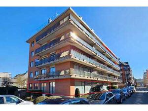 Bureaux modulables avec excellente visibilité à rue