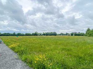 Beau terrain à bâtir de 13 ares