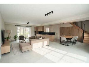 Maison de standing avec 2 chambres  1 sdb  3 w.c  terrasse 