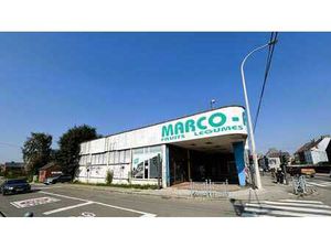 Immeuble commercial de 416m²