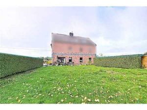 Rez-de-chaussée avec jardin et 2 places de parking