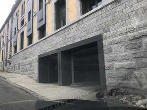 Emplacement de parking couvert dans le centre de Huy