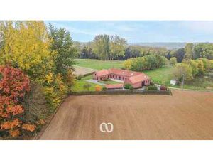 Ferme rénovée superbement située