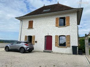 Loue maison dauphinoise 90 m² entièrement rénovée