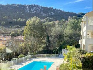 Beau 3 Pieces meublé avec Piscine