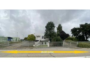 Multifunctioneel pand gelegen op een zeer gunstige locatie.