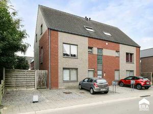 Appartement spacieux avec 3 chambres à Neerpelt-Centrum