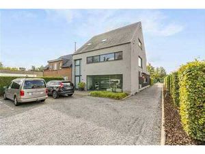 Commerce avec appartement