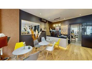 Immeuble centre Valence: commerce équipé + grand duplex