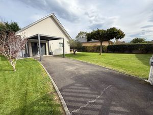 Superbe villa de plain pied avec combles aménageables