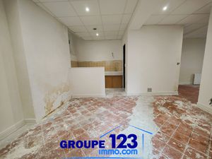 Joigny centre 2 pièces avec cour privative à rénover for