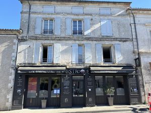 RESTAURANT + 2 APPARTEMENTS