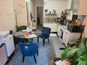 Loue appartement traversant 47m2