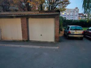 Garage fermé sécurisé