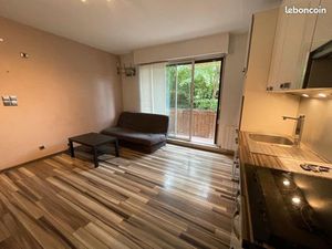 Studio meublé avec balcon