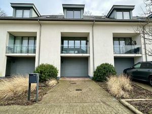 Maison à louer avec garage et terrasse   Waterloo (VBD52213)