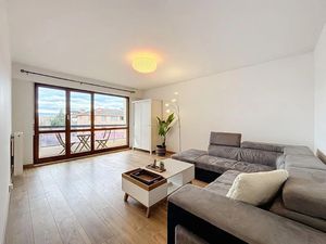 Location meublée appartement 3 pièces 65 m² à Gaillard (74240)  1 560 €