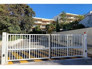 Vente parking 24 m² à Toulon (83000)  20 500 €