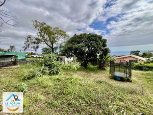 TAMPON 97430 - TERRAIN PLAT EN ZONE UB - QUARTIER CALME - PR