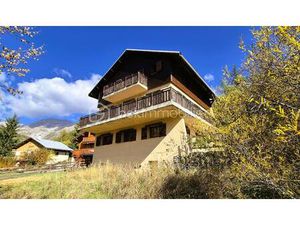 Chalet de 227 m² à Allos