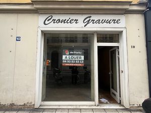 LOCAL A LOUER MACCARANI