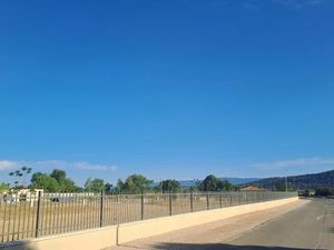 Vente terrain 258 m² à Peyrolles-en-Provence (13860)  150 000 €