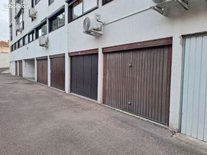 Location garage 15 80m2