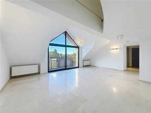 Ottignies  duplex 3 ch avec terrasse  jardin commun et parki