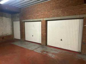 JUSQU'A 4 GARAGES BOX VOITURE ET 2 BOX MOTO