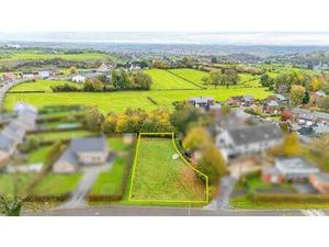 Terrain à bâtir avec permis accordé