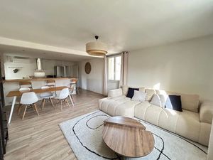 Location meublée appartement 3 pièces 67 m² à Avignon (84000)  965 €