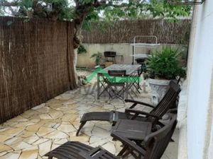 Location meublée appartement 2 pièces 20 m² à Arles (13200)  390 €