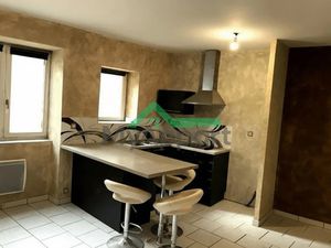 Location meublée appartement 3 pièces 38 m² à Auvers-le-Hamon (72300)  490 €